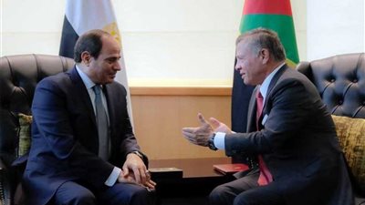 السيسي وعاهل الأردن يؤكدان أهمية تكثيف جهود استئناف مفاوضات السلام