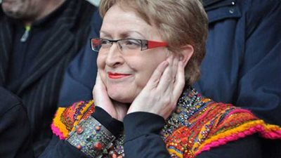 وزيرة الثقافة الجزائرية تكذب هروبها إلى فرنسا بظهورها في العاصمة