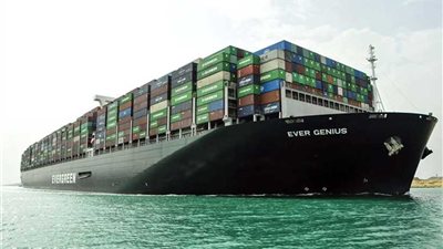 عبور 54 سفينة المجرى الملاحي لقناة السويس بحمولة 3.5 مليون طن