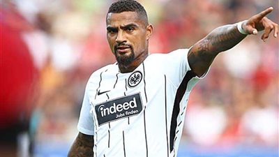 فيورنتينا الإيطالي يضم المهاجم الغاني كيفن برينس بواتينغ رسميًا لموسمين