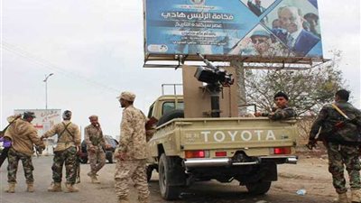 ارتفاع حصيلة هجوم الحوثيين على معسكر جنوب اليمن إلى 32 قتيلا