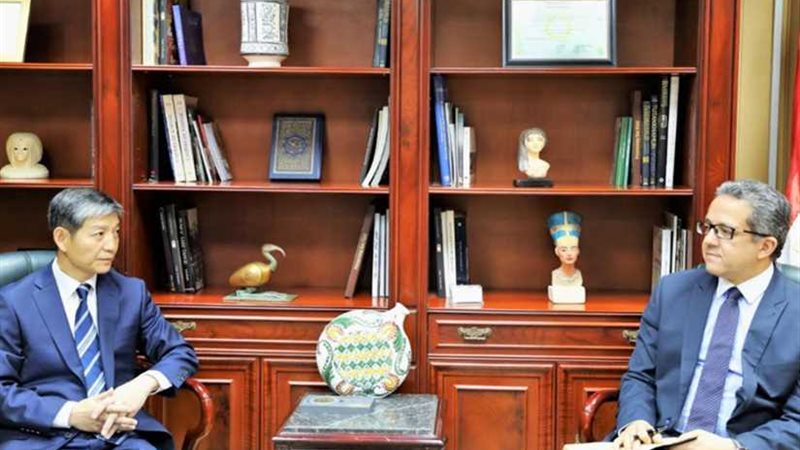 وزير الآثار يستقبل