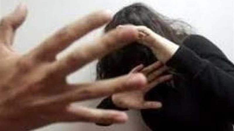 زوجة الأب ضربت الطفله