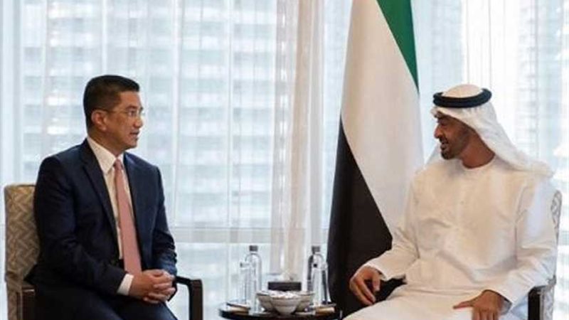 ولي عهد أبوظبي يبحث