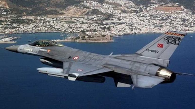 مقاتلات تركية تخترق