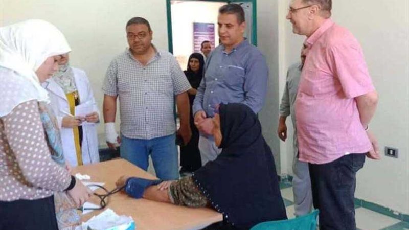 الكشف على 645 مواطنا