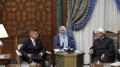 سفير فنزويلا يشيد بجهود شيخ الأزهر في نشر السلام العالمي
