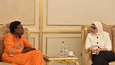 وزيرة الصحة: إرسال وفد طبي لأوغندا لعلاج فيروس سي وتقديم العلاج ل3000 من المصابين