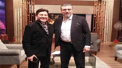 أول ظهور بعد فوزه بمنصب النقيب.. هاني شاكر في سهرة فنية خاصة