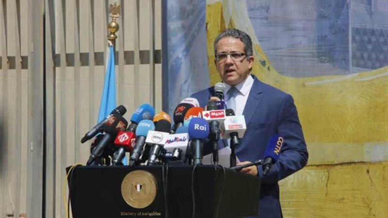 وزير الآثار في المتحف