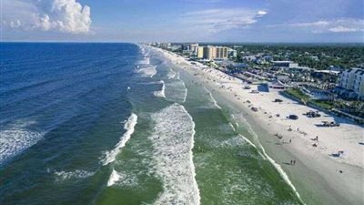 أسماك القرش تهاجم شواطئ فلوريدا