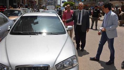محافظ الدقهلية يسحب رخص السيارات المخالفة بشارع بورسعيد بالمنصورة