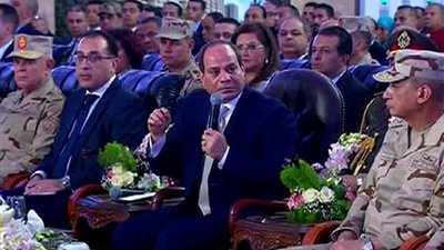 الرئيس السيسي للمخربين: إحنا هنفضل في طريقنا نبني ونعمر طول ما احنا عايشين 