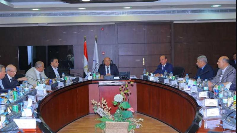 وزير النقل يترأس