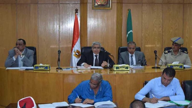 محافظ المنيا يكرم