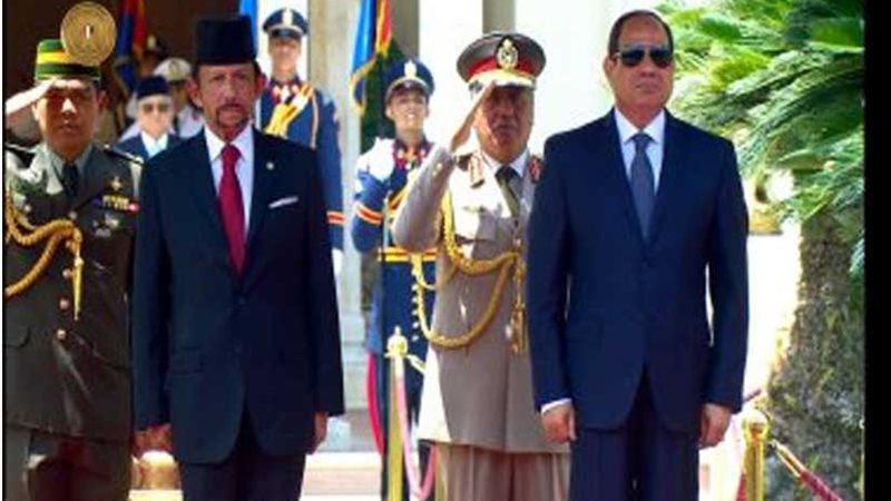 سلطان بروناي يغادر