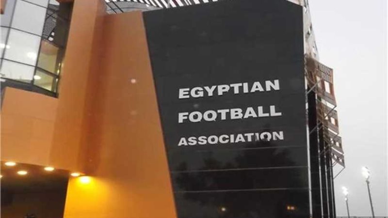 8 أسماء مرشحة للجنة