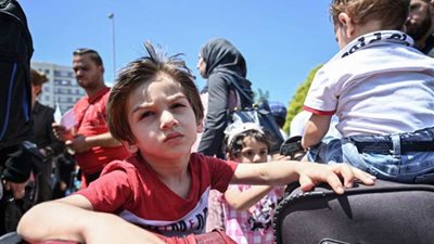 المرصد السوري: تركيا رحلت 6 آلاف سوري