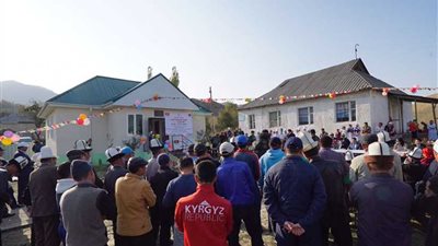 قرغيزستان: قتيل ونحو 35 جريحا أثناء محاولة اعتقال الرئيس السابق