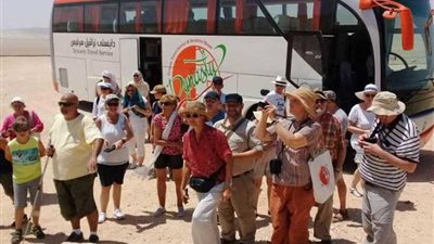 وفدان من ألمانيا والبرازيل يزوران المعالم السياحية بالمنيا (صور)