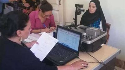 أسيوط تنظم قوافل لاستخراج بطاقات الرقم القومي للسيدات بفصول محو الأمية