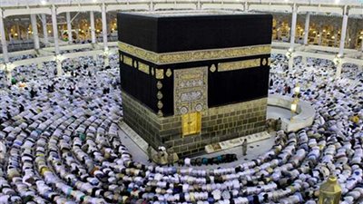 رئيس بعثة الحج يلتقي بالحجاج المصريين ويستمع الى مشاكلهم