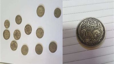 ضبط راكب أجنبي بأسوان وبحوزته عملات أثرية