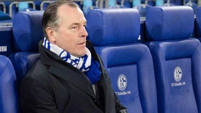 نادي شالكة يقرر إيقاف رئيسه 3 أشهر بسبب تصريحاته العنصرية