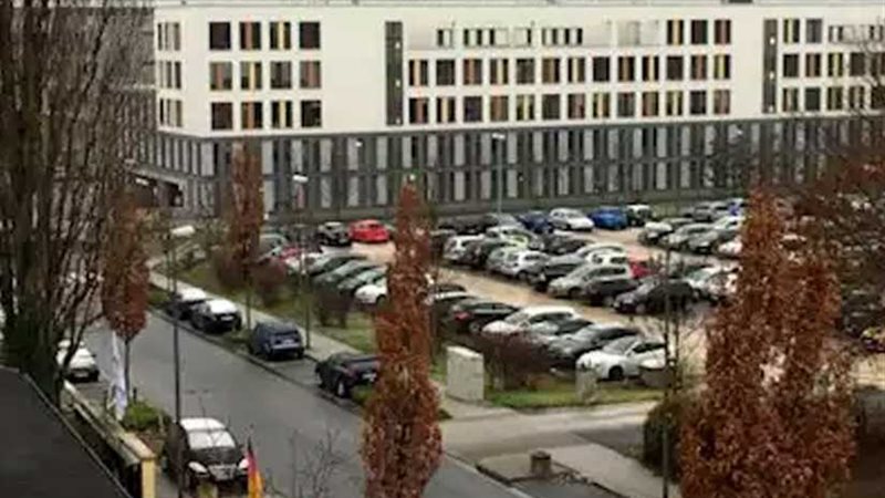 إخلاء محكمتين في