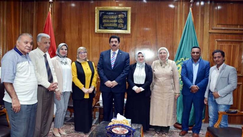 محافظ القليوبية يستقبل