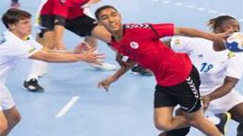 ناشئو اليد يرتدون