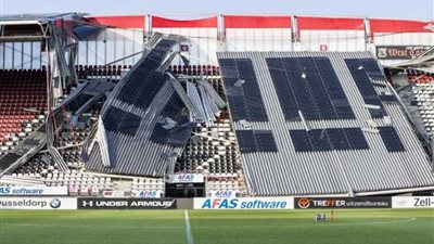 انهيار سقف مدرجات ملعب فريق هولندي بسبب الرياح