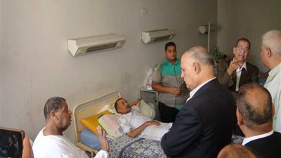 النقل العام تطمئن على عامليها المرضى (صور)