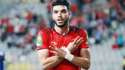 أزارو يعزز تقدم الأهلي بهدف ثان في اطلع برة