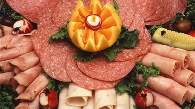 لحوم مصنعة فى المختبر للنباتيين والباحثين عن الطعام الصحى والفقراء