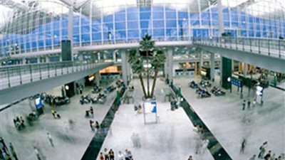 إلغاء كافة الرحلات في مطار هونج كونج للمرة الثانية بعد سيطرة المحتجين على صالات المطار