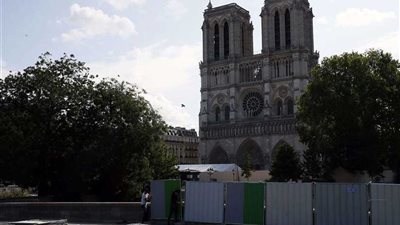 فرنسا تبدأ أعمال تطهير كاتدرائية 