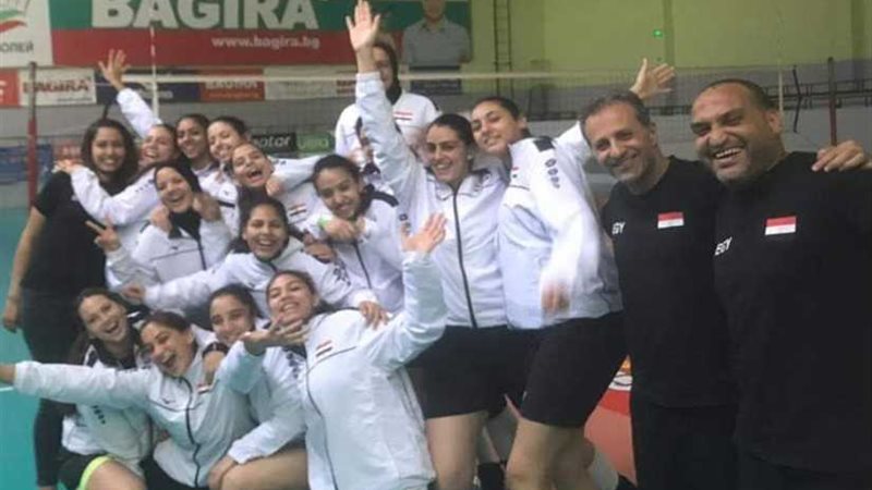 ناشئات الطائرة يفزن