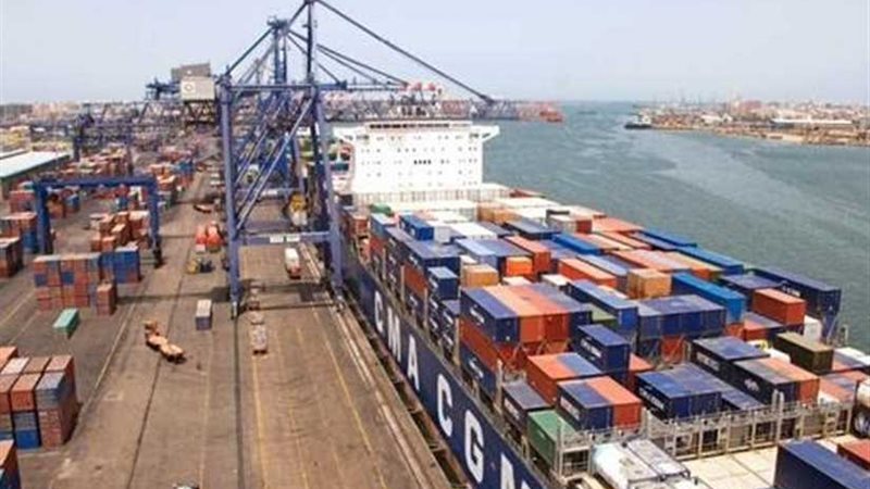 تداول 21 سفينة حاويات