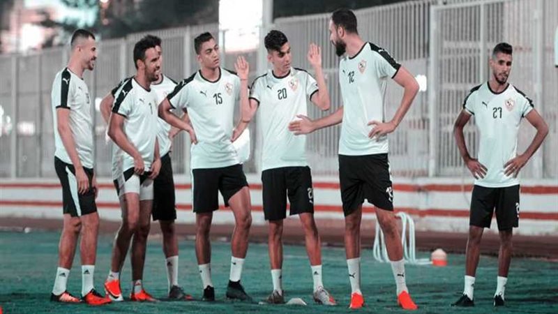 الطاقم التحكيمي لمباراة