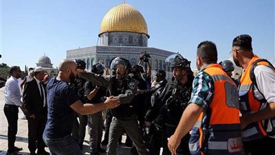 مستوطنون يقتحمون المسجد الأقصى وعلى رأسهم وزير زراعة الاحتلال