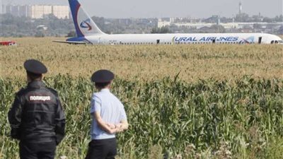 الطوارئ الروسية: إصابة 74 شخصا جراء الهبوط الاضطراري لطائرة ركاب بضواحي موسكو