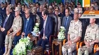السيسى: مشروع الـ100 ألف صوبة يكفى احتياجات 20 مليون مواطن