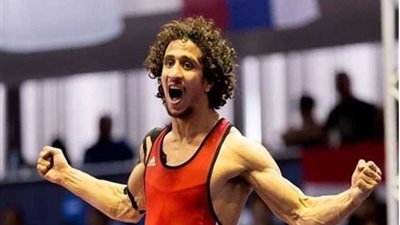 حسن يتأهل لربع نهائي بطولة العالم للشباب للمصارعة الرومانية