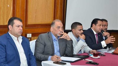 بالصور.. رشاد يعقد اجتماعًا مع نواب الحزب خلال فعاليات اللقاء التنظيمي الأول لمحافظات جنوب الصعيد