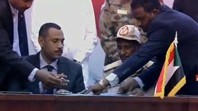 توقيع وثائق ترتيبات نقل السلطة في السودان .. ومدبولي ضمن الشهود