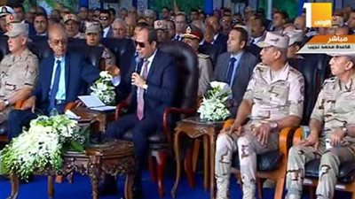 موجز الرابعة.. الرئيس السيسي يشهد افتتاح الصوب الزراعية ويأمر بحل مشاكل محور المحمودية في 3 أيام.. وسهرة كروية في كأس