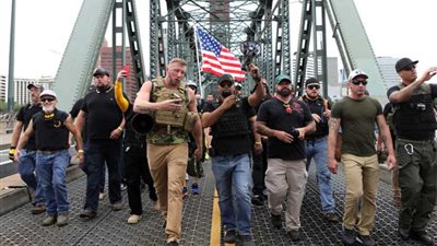 اعتقال ما لا يقل عن 13 شخصا في بورتلاند خلال مظاهرات لأنصار اليمين المتطرف