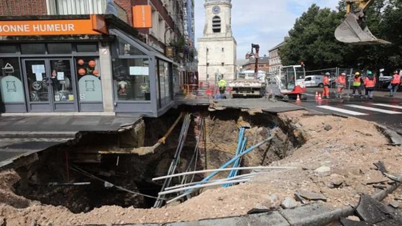 هبوط أرضي يهدد بابتلاع