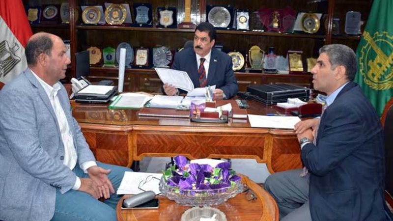 محافظ القليوبية يبحث